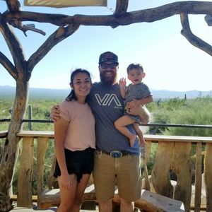 Meet your Posher, Ezzie